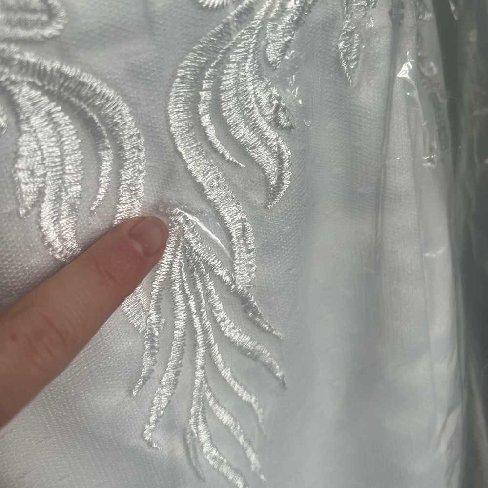 Wedding Dress Size 2 Ivory Lace Form Fitting Dress brides dress bridal bride - Picture 10 of 13
